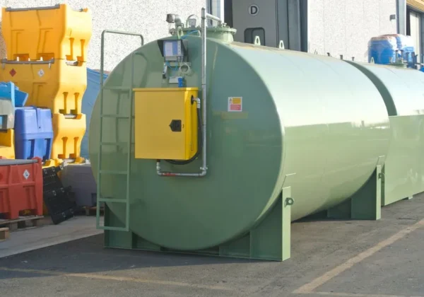 Réservoir à double paroi conforme à la norme EN 12285, 20000 litres, avec électropompe 70 L/min.